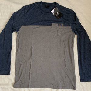 NWT Oakley Men's Size M Regular Fit Long Sleeve Pullover Shirt (Gray - Blue)